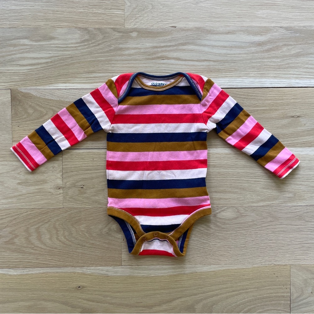 Girls Onsie Bundle | Carhartt size 18 Month, Old Navy size 18-24 Month - Picture 3 of 4